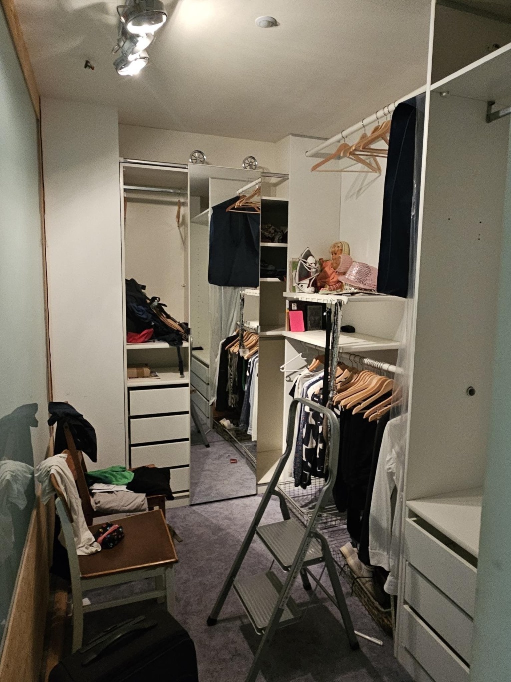 Flatshare Erkner Unter den Birken - Begehbarer Kleiderschrank im Zimmer 4