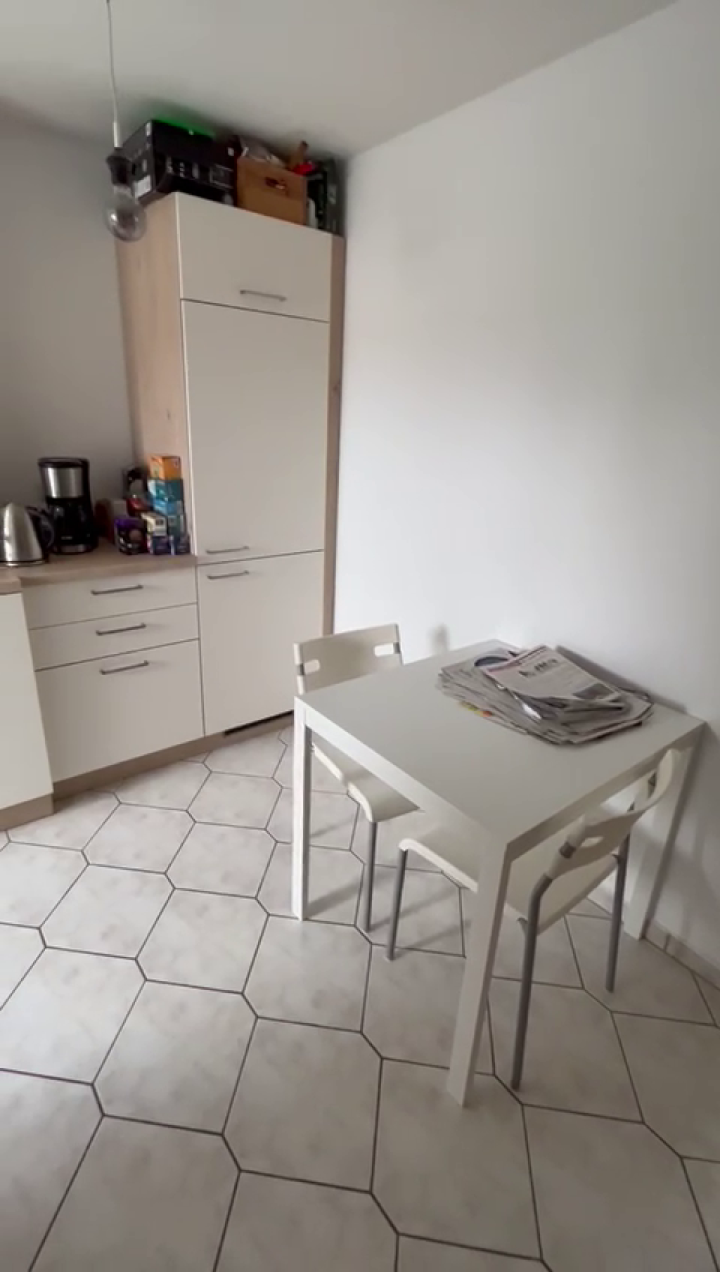 gemütliche 2 Zimmer-Wohnung gut gelegen – Breitscheidstraße, 99086 Erfurt Johannesvorstadt – Vorschaubild 2