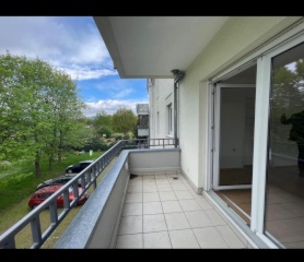 Anzeigenbild: 3 Zimmer Wohnung mit 2 Balkonen und Küche sowie Stellplatz ab 01.09