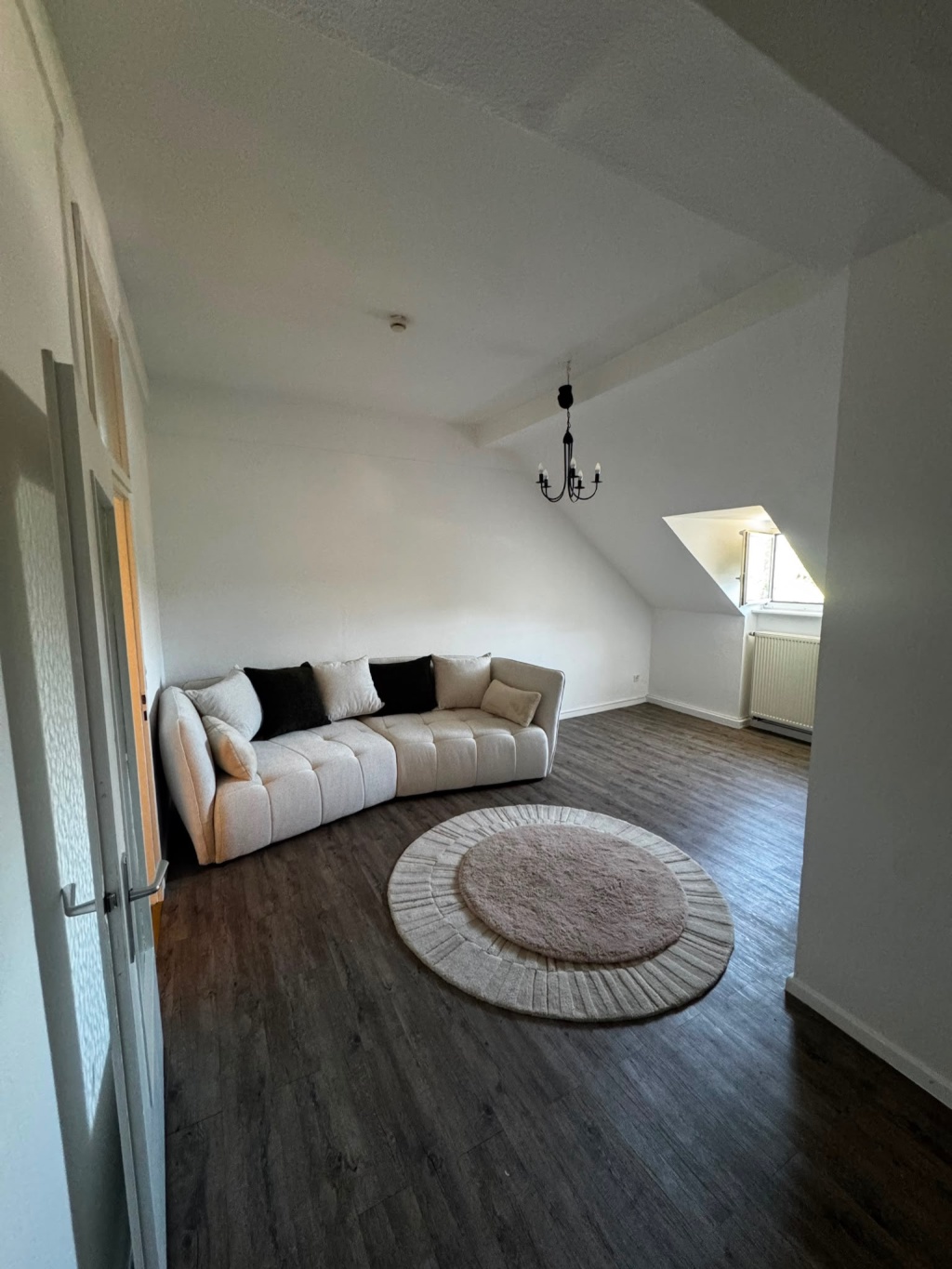 2 Zimmer Wohnung WG geeignet 83 m2 groß