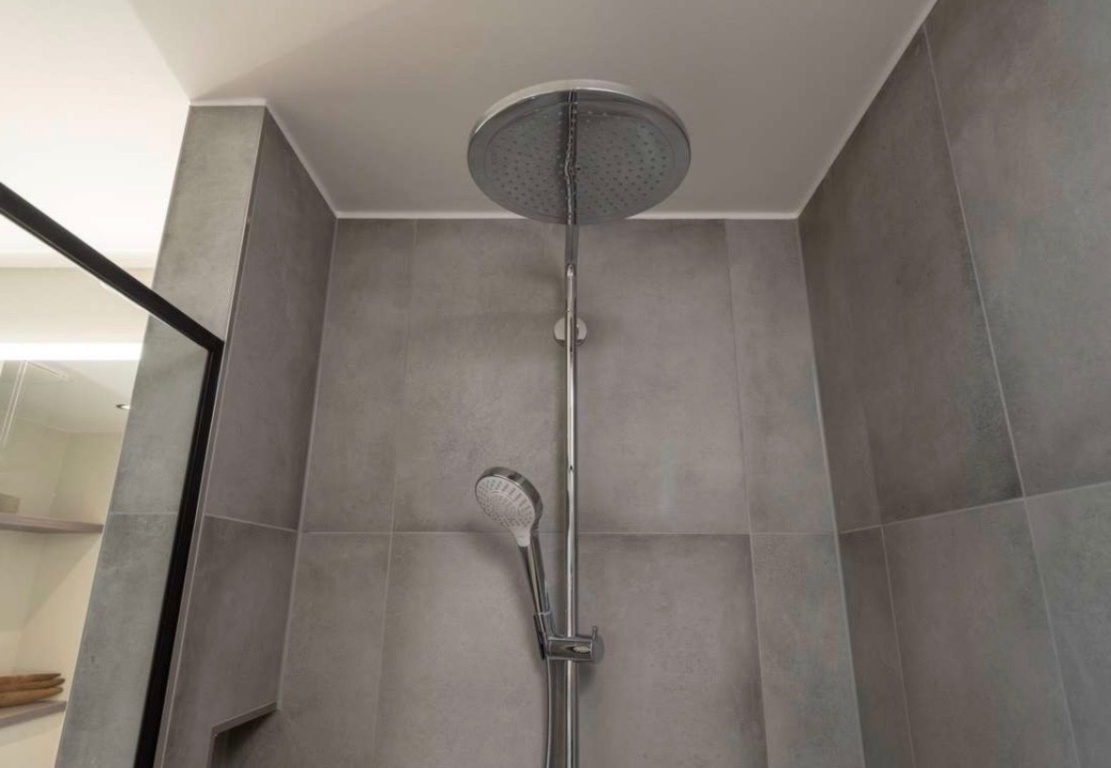 Möbliertes Design-Studio in Friedrichshain mit EBK, Balkon, luxuriösem Bad — Untermiete 1,5 Monate – Kreutzigerstraße, 10247 Berlin Berlin – Vorschaubild 6