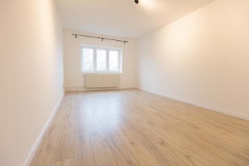 Imagen del anuncio: 22 qm großes unmöbliertes WG-Zimmer zum 01.11. in Hamburg Harburg - direkt an der Haltestelle Harburg Rathaus