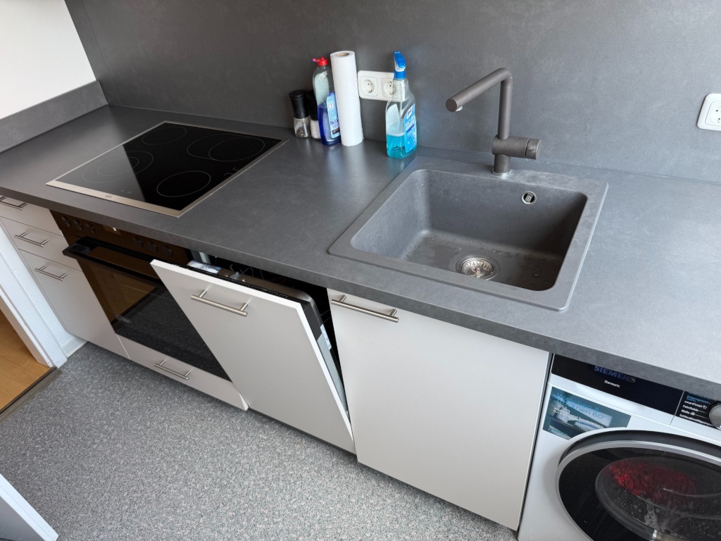 Große, helle Wohnung in Schwabing in zentraler Lage, mobliert, befristet – Belgradstraße 15A, 80796 München Schwabing-West – Vorschaubild 8