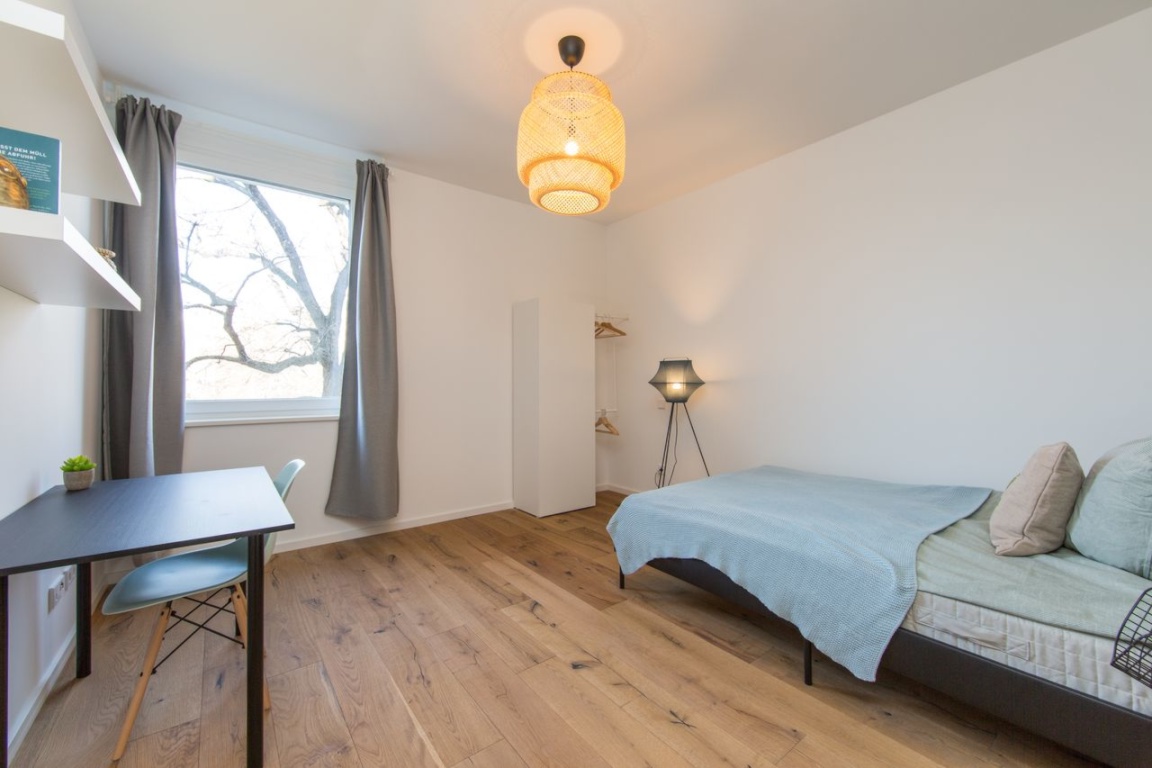 Helles Zimmer in moderner Wohnung in der Nazarethkirchstraße