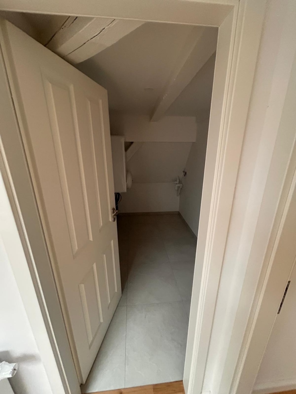 5-Zi. DG-Whg. EBK/Balkon/Wintergarten - WG geeignet – Taubenheimstr. 35, 70372 Stuttgart Bad Cannstatt – Vorschaubild 10