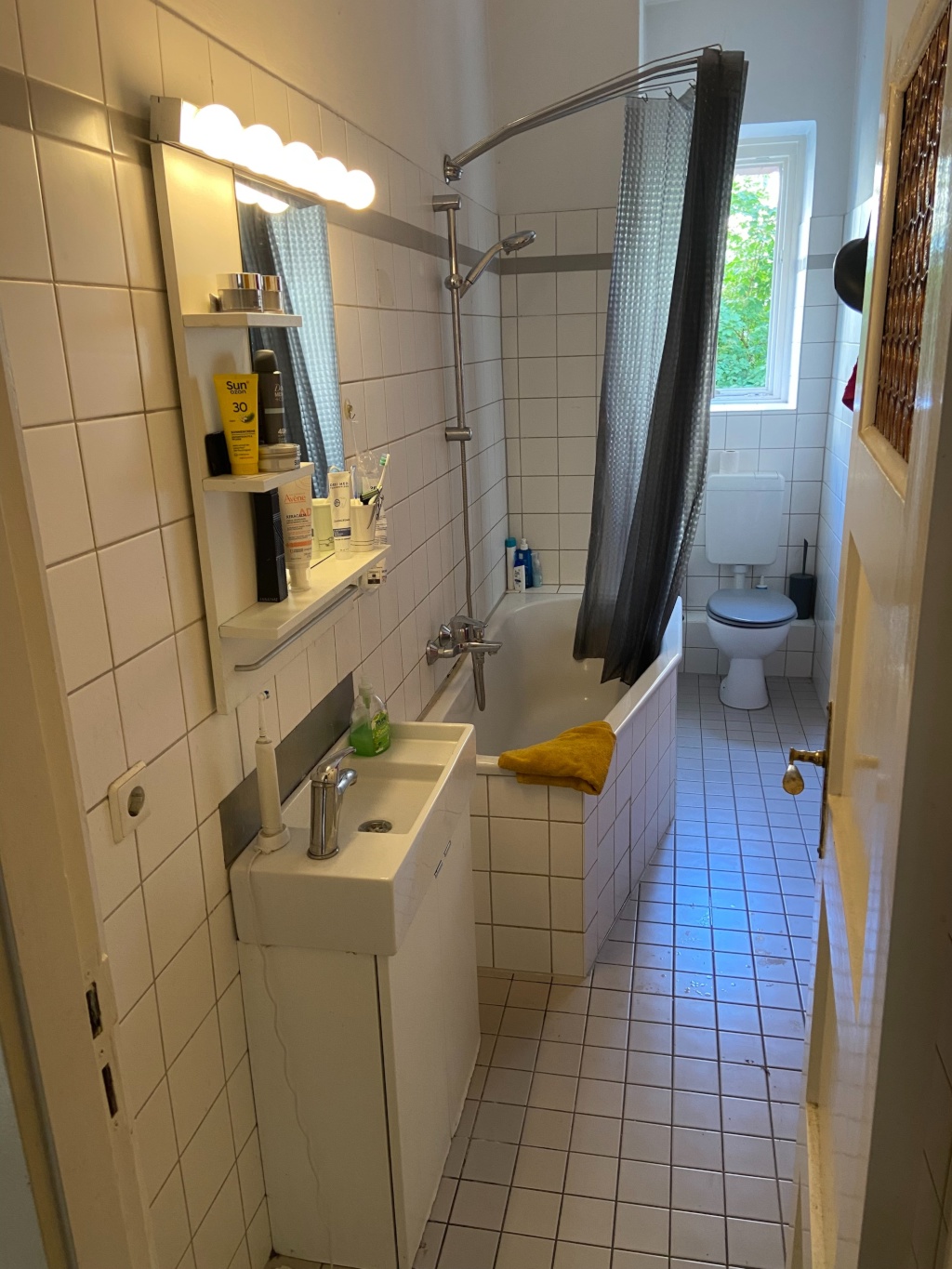 Charming 1.5-Room Apartment Right Next to Volkspark Friedrichshain (Short-Term Sublet) – Heinz-Bartsch-Straße, 10407 Berlin Prenzlauer Berg – Vorschaubild 3