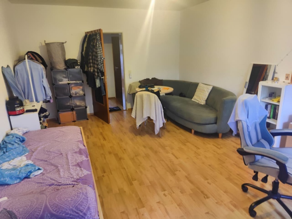 Habitación en WG Weingarten Hügelheimer Weg 5 - Größeres Zimmer 2/ Bigger Room 2