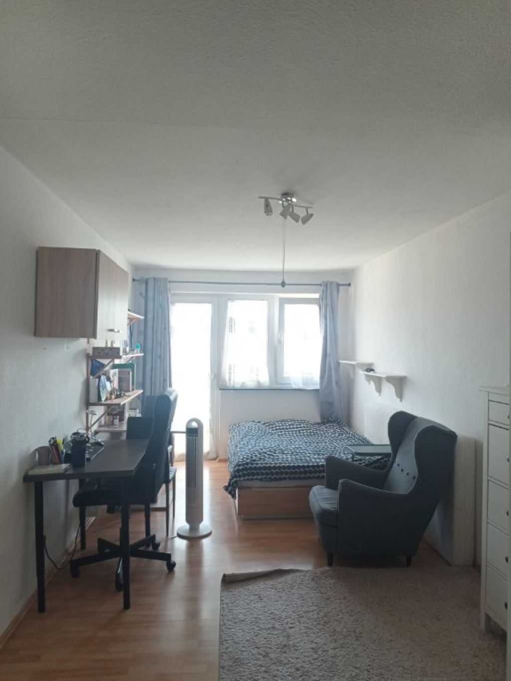 Voll möblierte 1-Zimmer-Wohnung zur Untermiete in der Innenstadt / Fully Furnished One-Bedroom Apartment for Sublet in City Centre – Richard-Wagner-Straße 77, 66111 Saarbrücken St. Johann – Bild 1 von 16