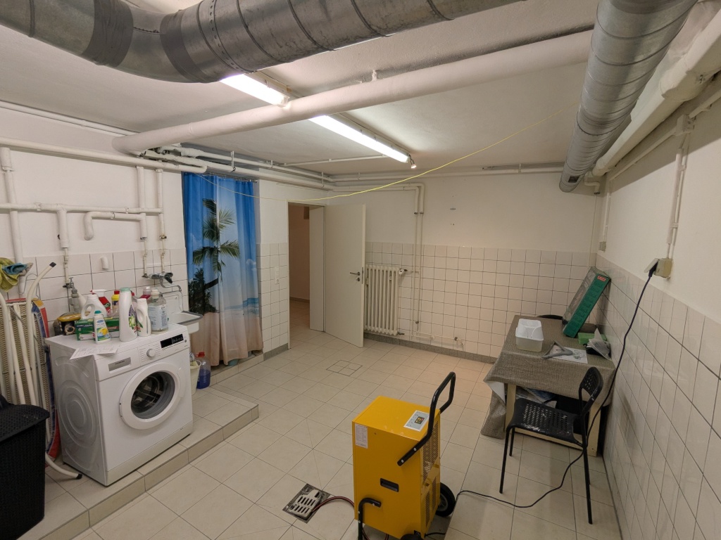 WG-Zimmer Erphoviertel Ostmarkstraße - Blick Waschraum aus der Ecke