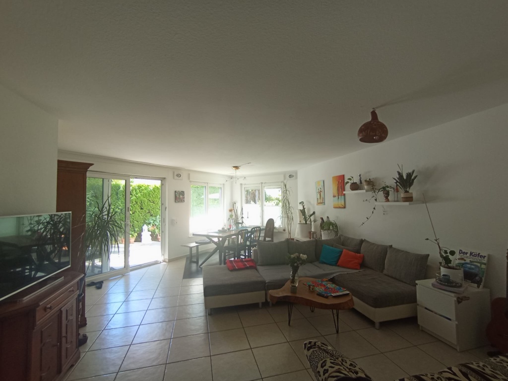 Großzügige, möblierte 2-Zimmer-Wohnung mit Garten, Jacuzzi & Terrasse in Stuttgart-Riedenberg – befristet für 3 Monate – Wiesenäckerstraße, 70619 Stuttgart Riedenberg – Vorschaubild 3