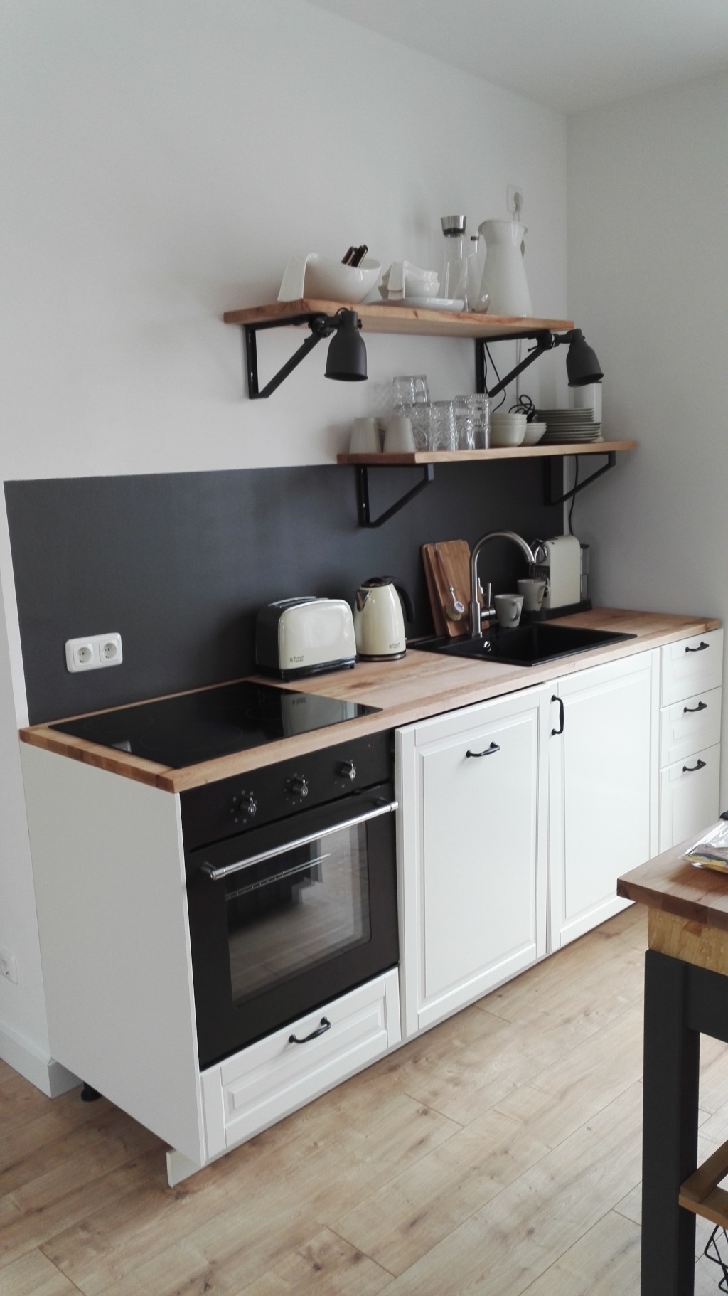 3-Zimmer-Dachgeschosswohnung mit Südbalkon - vollmöbliert – Müllerstr. 151, 13357 Berlin Berlin – Vorschaubild 5
