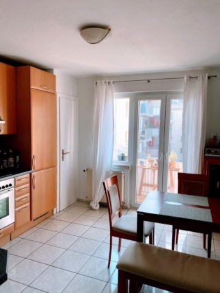Schöne helle 2-Zimmerwohnung mit Wohnküche und Balkon in Mainzer Altstadt