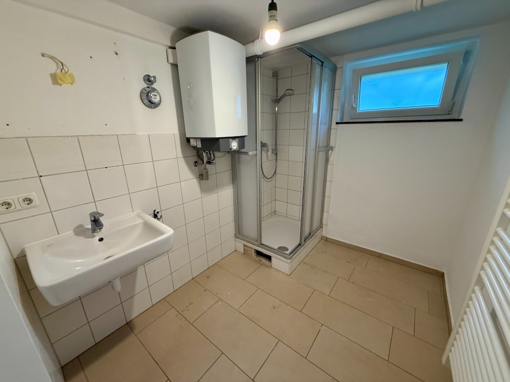 Neugründung einer modernen, möblierten 2er-WG in ruhiger Souterrainlage in Würzburg-Versbach – Untere Heerbergstraße 4, 97078 Würzburg Versbach – Vorschaubild 11