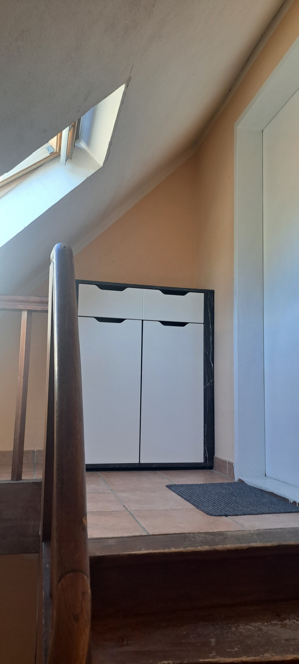 2 Zimmer Dachgeschoss Wohnung in München Laim/Hadern ab sofort tel.:+4917646160325 nur Anrufe – Fürstenriederstr. 190, 81377 München Laim – Vorschaubild 10