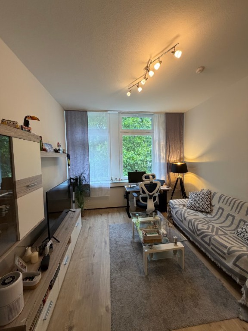 Möblierte1,5-Zimmer-Wohnung in Mainz Neustadt – Rheinnähe, 3 m Deckenhöhe & Aufzug – Rheinallee, 55118 Mainz Neustadt – Vorschaubild 4
