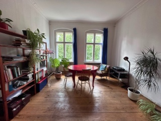 Altbauwohnung mit Balkon in Berlin-Neukölln — photo 1