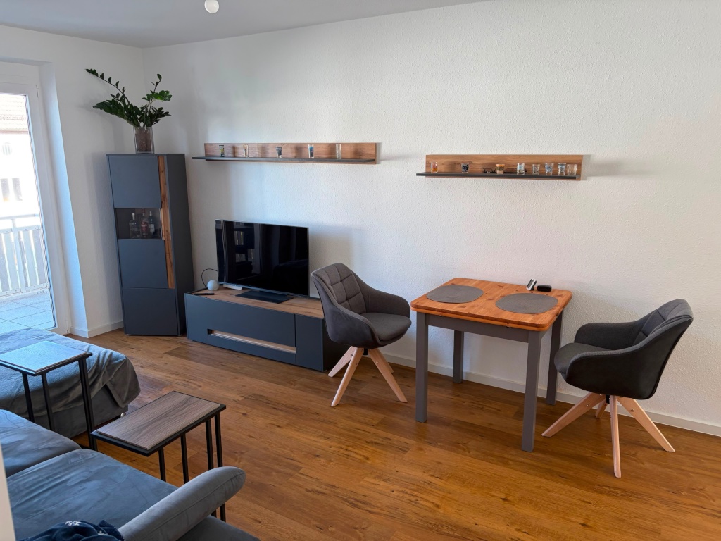 Möblierte 3-Zimmer-Wohnung 65 m2 | Stuttgart | ab sofort bis 30.09. – Kemmelbergstraße, 70374 Stuttgart Bad Cannstatt – Vorschaubild 2