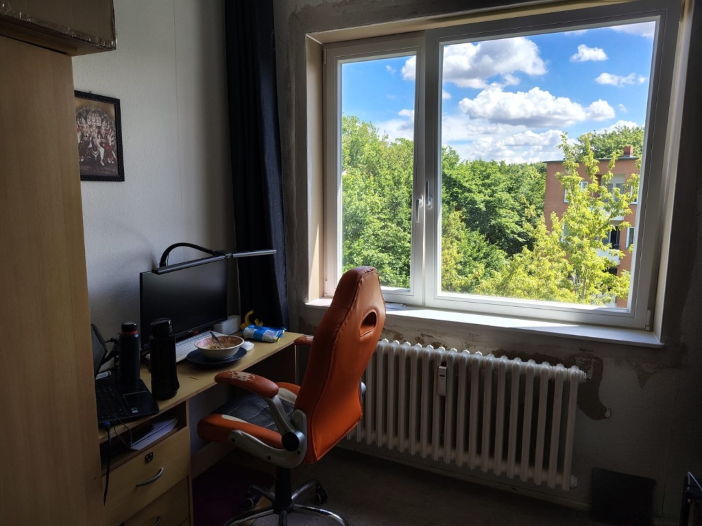 PRIVATE Room Available for (SUBLET) From Aug 16 to Sep 30 – Heilmannring 73C, 13627 Berlin Charlottenburg-Wilmersdorf – Vorschaubild 2