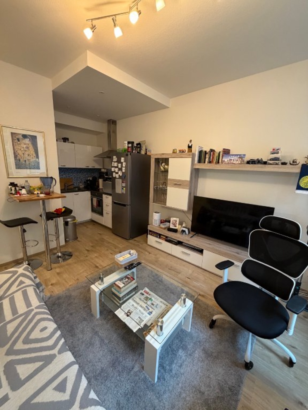 Möblierte1,5-Zimmer-Wohnung in Mainz Neustadt – Rheinnähe, 3 m Deckenhöhe & Aufzug – Rheinallee, 55118 Mainz Neustadt – Vorschaubild 2