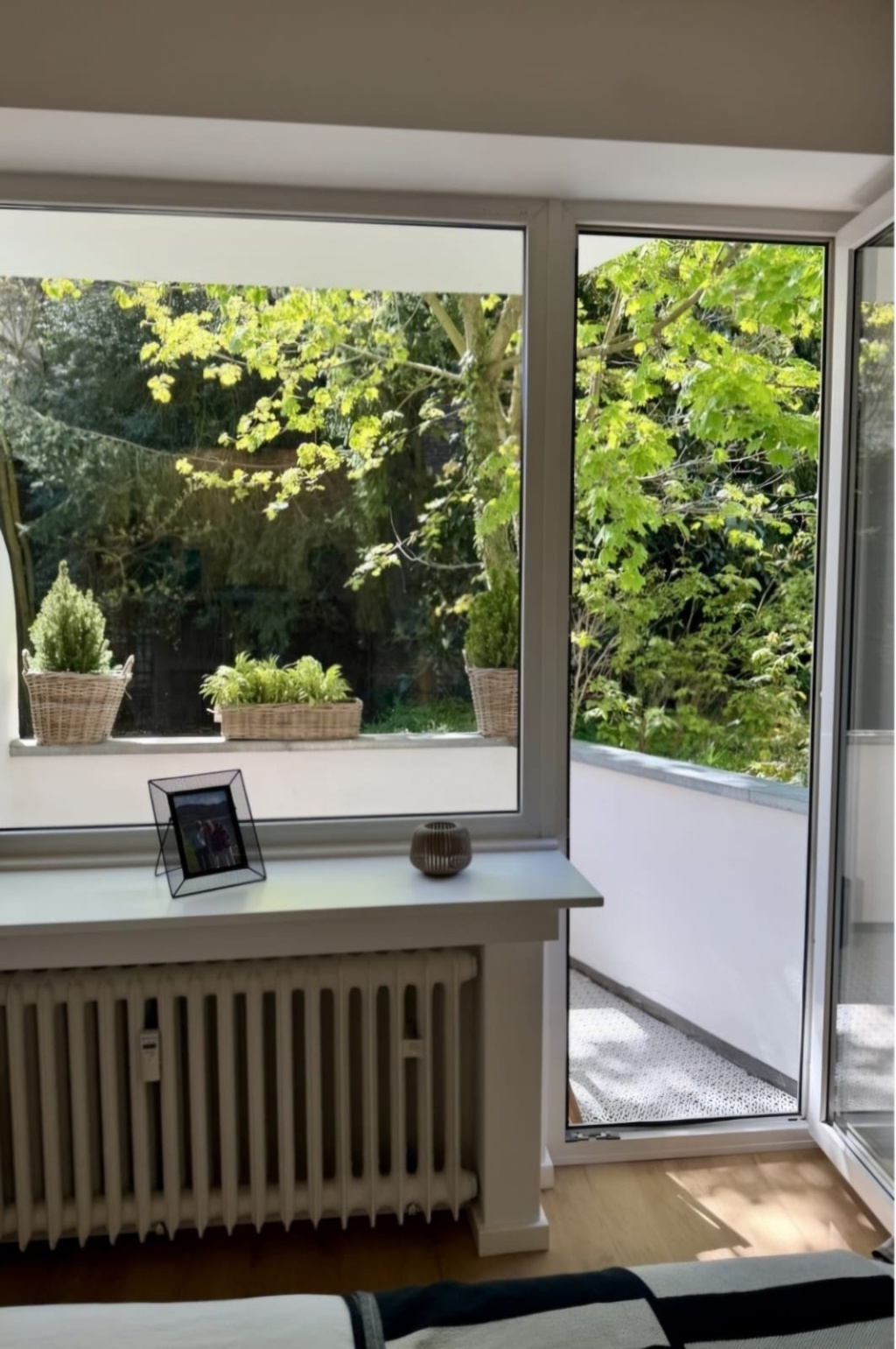 Balkon + Garten: Möblierte und frisch renovierte 1 Zimmer-Wohnung in der Innenstadt – Steinstr, 50676 Köln Altstadt-Süd – Vorschaubild 3