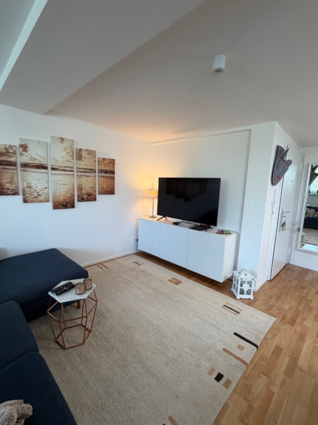 Traumhafte 68 qm in Hamburg-Uhlenhorst direkt am Kanal | möbliert | Balkon | 15.02.–31.05.2027 – Hartwicusstraße 8, 22087 Hamburg Uhlenhorst – Vorschaubild 5