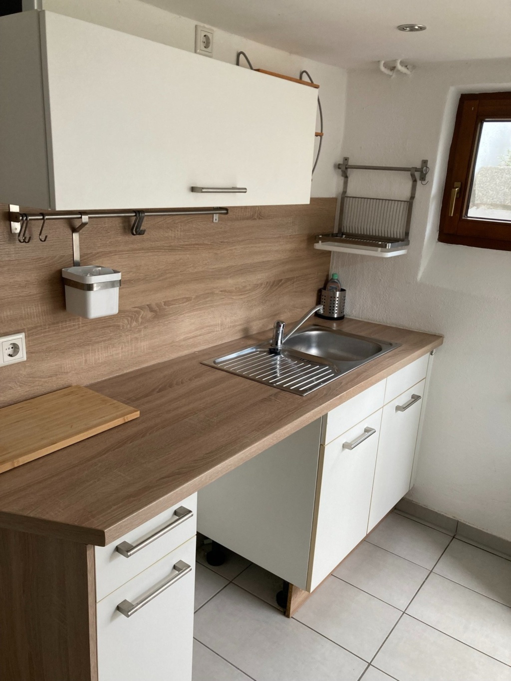 Biete voll möblierte 2-Zimmer Souterrain Wohnung – Dompfaffstraße, 91056 Erlangen Alt-Erlangen – Vorschaubild 3