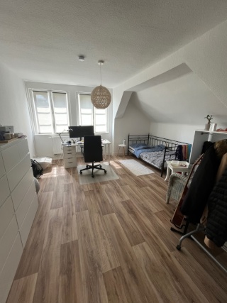 Anzeigenbild: Zimmer mit Garten in 2er WG