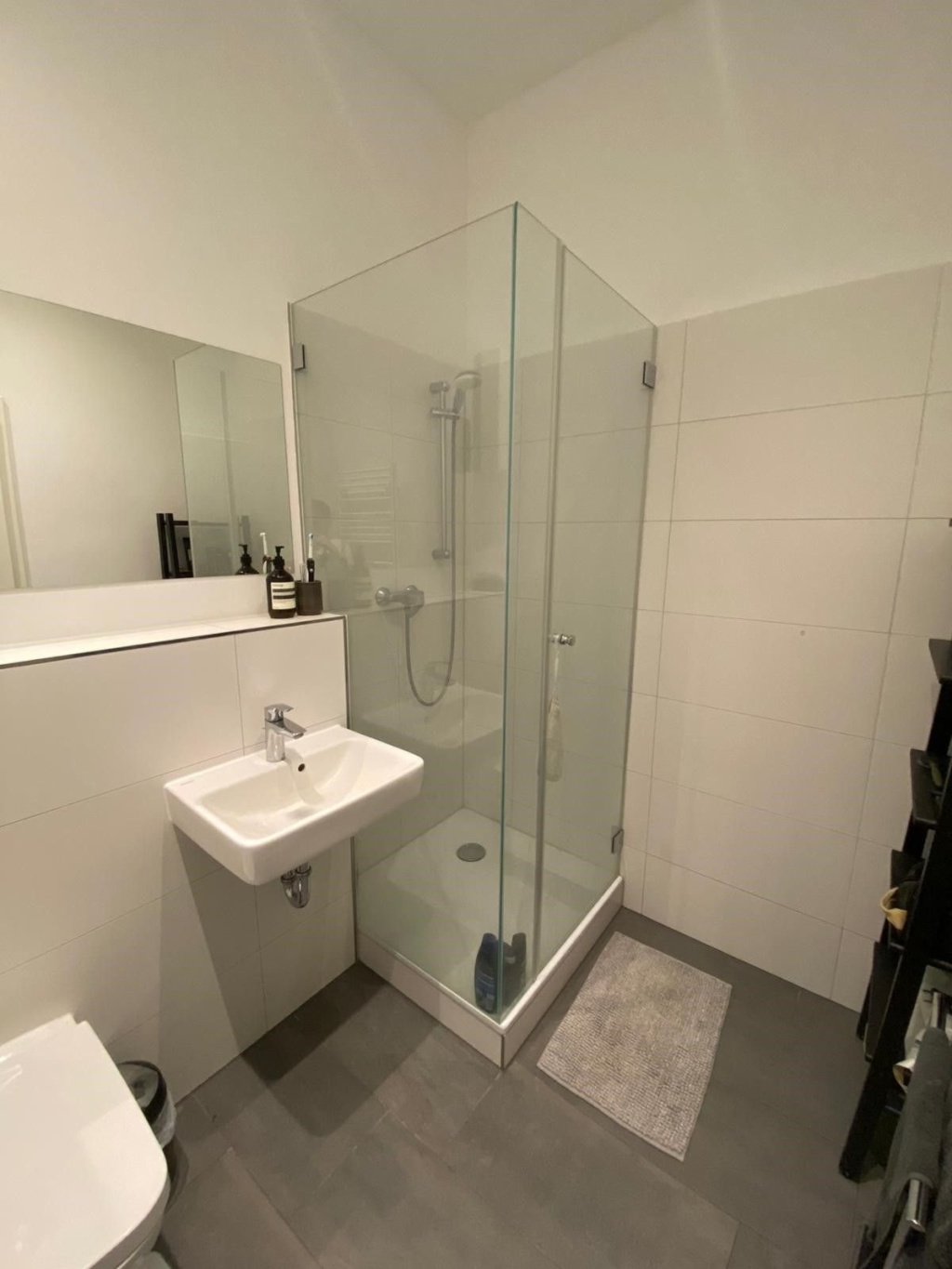 Anmuldung possible for 2 residents. Fully Furnished 2-Room Flat in Neukölln (Pflügerstraße) – Pflügerstraße, 12047 Berlin Neukölln – Vorschaubild 7