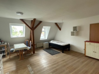 Anzeigenbild: 35 m2 teilmöblierte Wohnung mit eigener Küche & Bad – Lindenau, ab 1.10. für 650 € warm