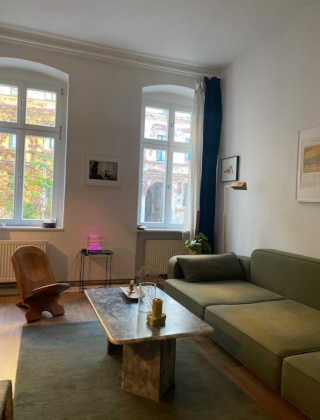 Big and quiet home-office friendly apartment next to Rosenthalerplatz — photo 1
