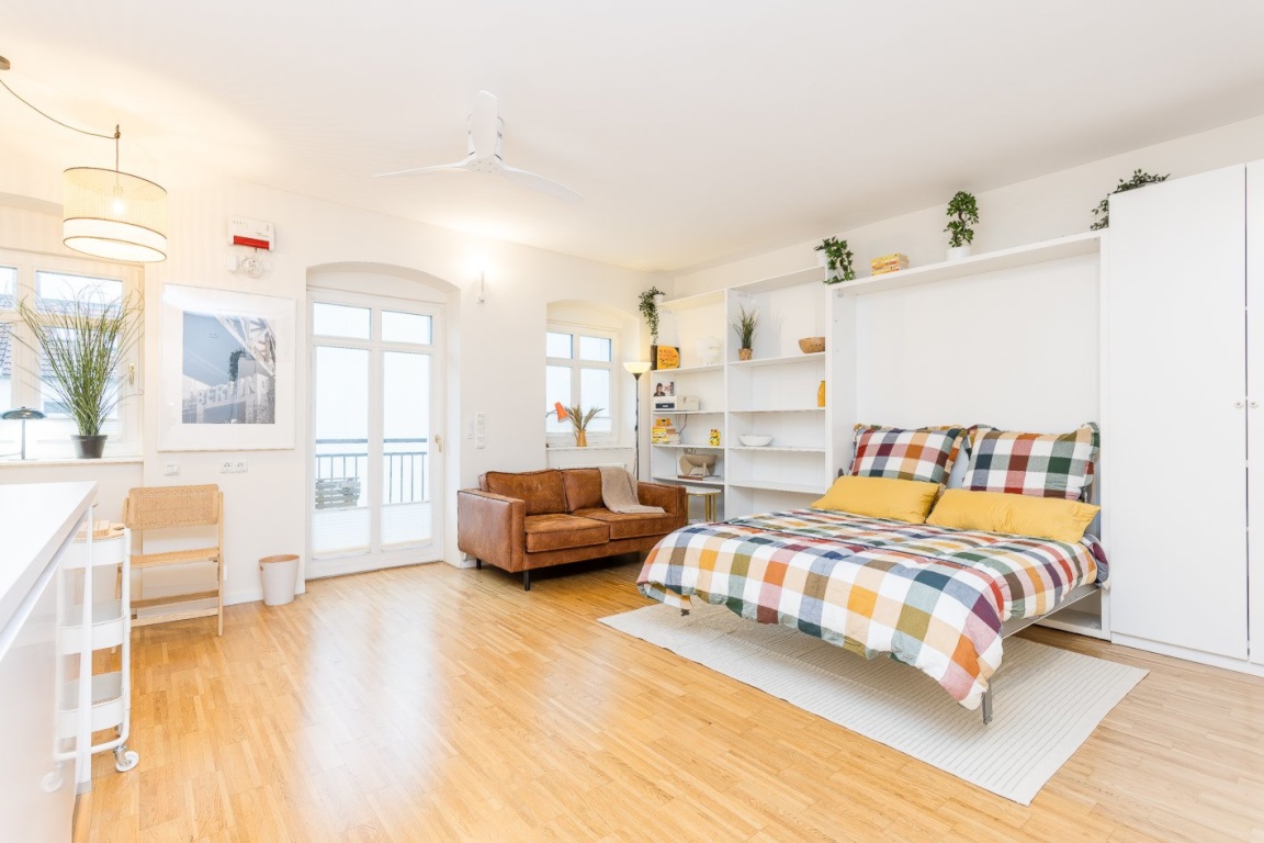 Fully Furnished Studio with Balcony – Ideal for Mid-Term Stays
