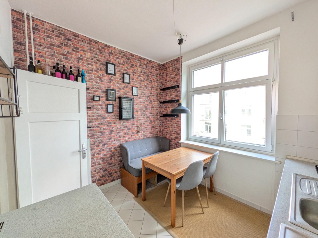 1 Zimmer Wohnung möbliert für ein Jahr