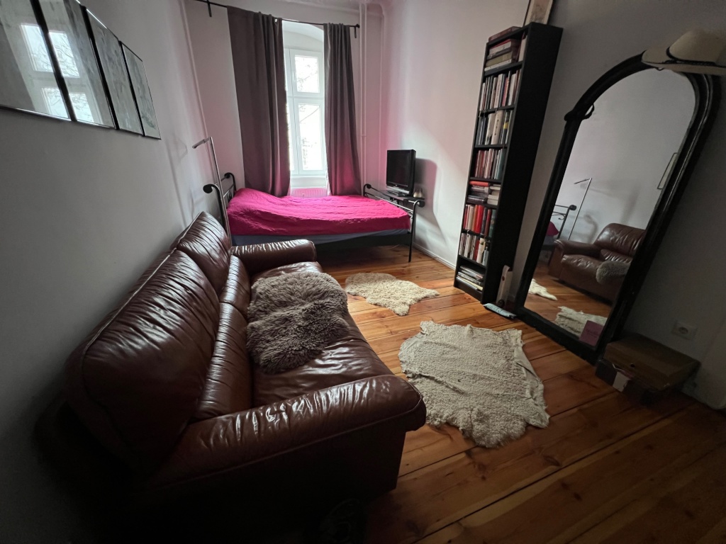 Wunderschöne möblierte 2-Zimmer-Altbauwohnung im Weserkiez – Weserstraße, 12045 Berlin Neukölln – Vorschaubild 5