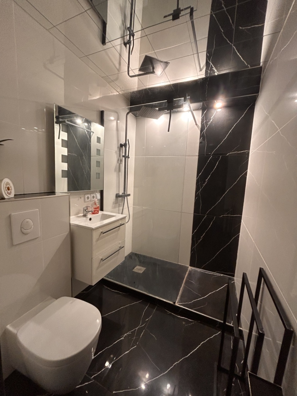 Flat Mitte Neueschönhauser Str  11 - Badezimmer