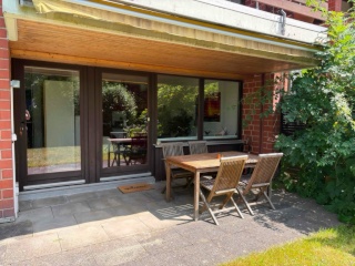 Anzeigenbild: Lichtdurchflutete kleine möblierte Wohnung mit großer Terrasse und Garten Nähe Nordkampus und UMG