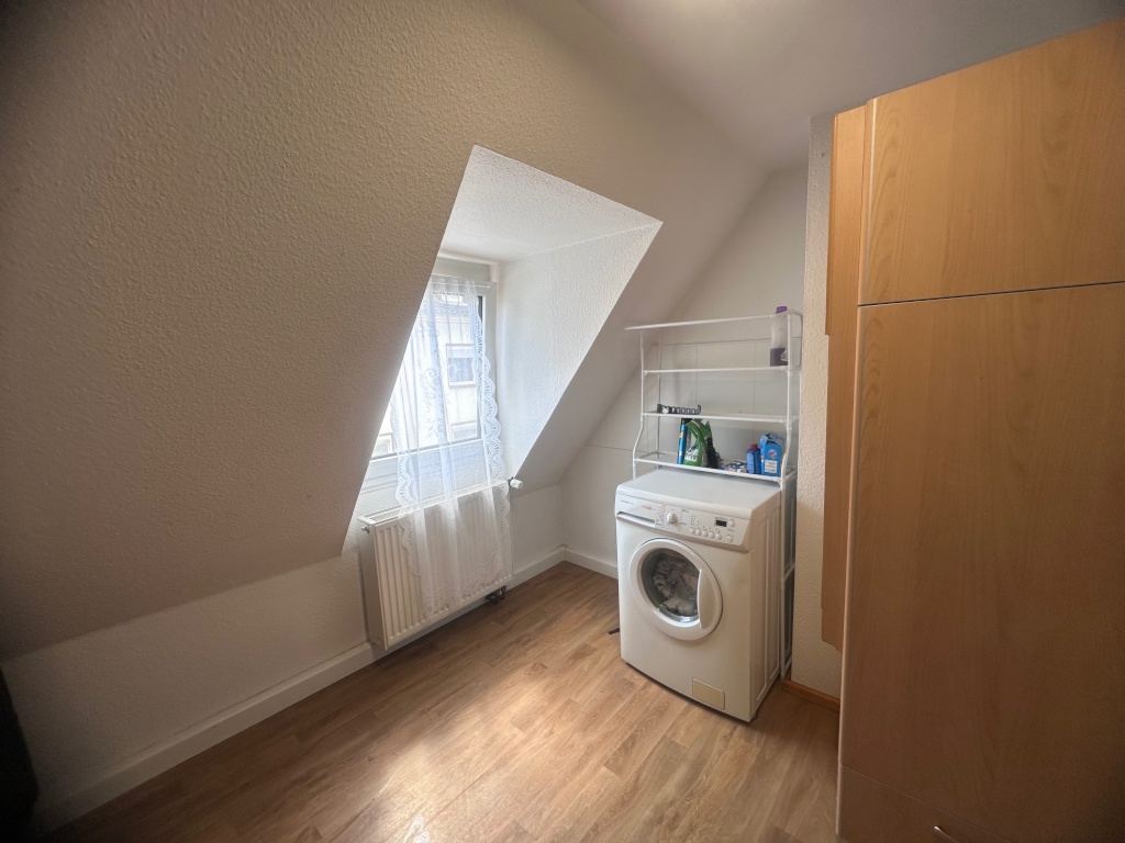 2 - Zimmer Dachgeschoss Wohnung – Am Schlittweg 7, 67657 Kaiserslautern Innenstadt – Vorschaubild 5