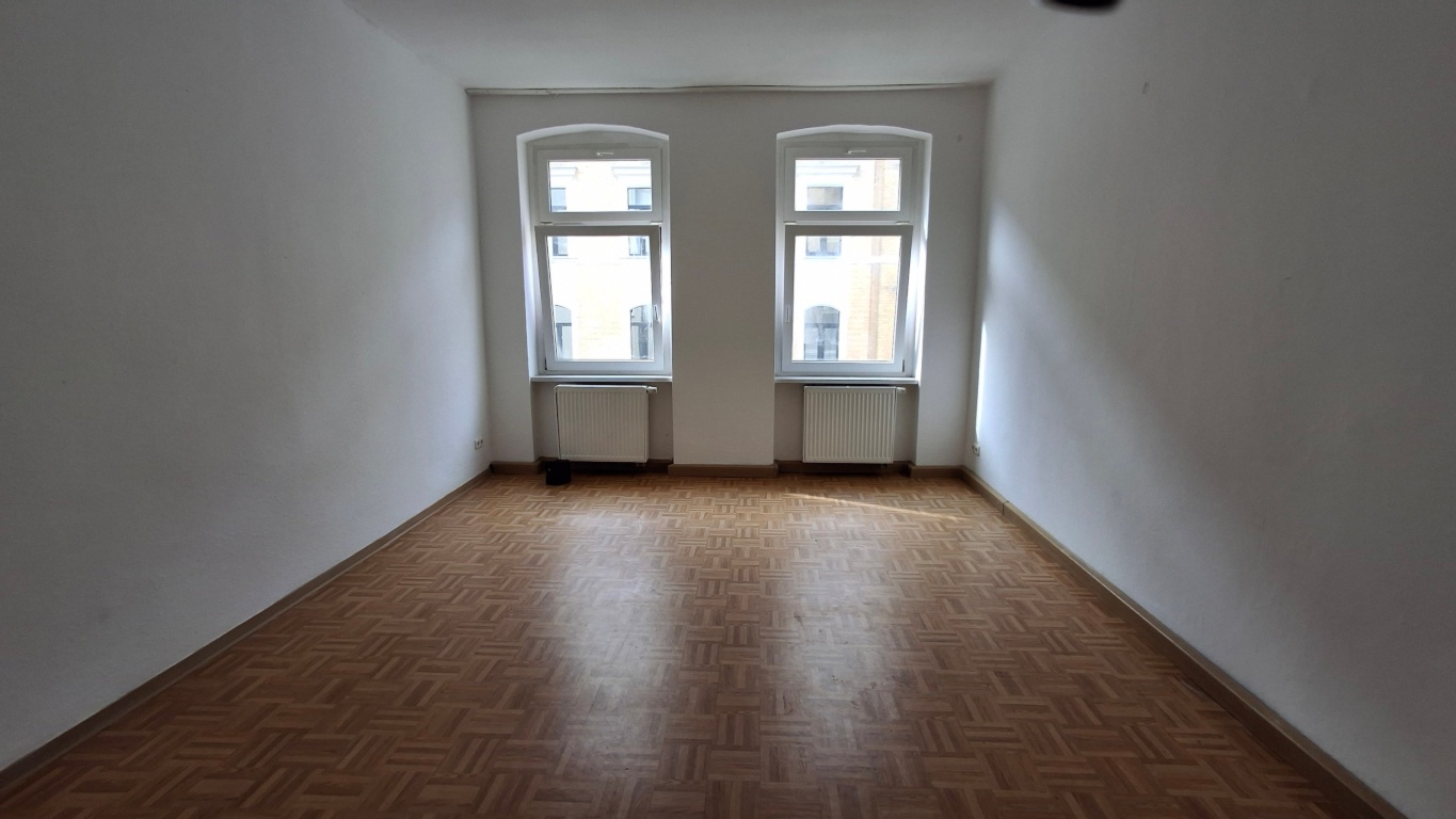 3 Raum Wohnung mit Balkon im 1. OG