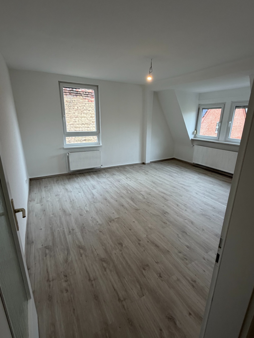 neu renovierte helle 3 Zimmer Wohnung in Stuttgart West zu vermieten