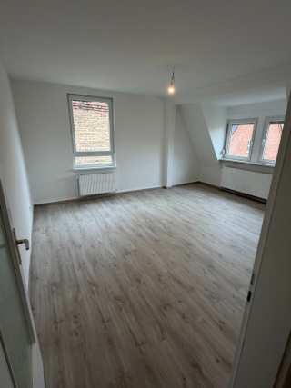 Anzeigenbild: neu renovierte helle 3 Zimmer Wohnung in Stuttgart West zu vermieten
