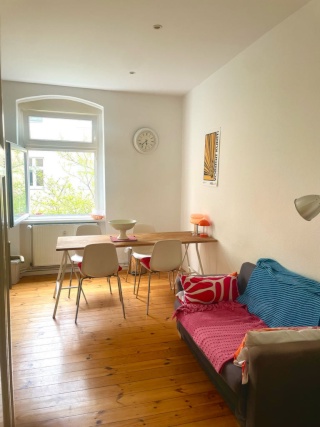 Schöne Altbauwohnung komplett möbiliert — photo 1