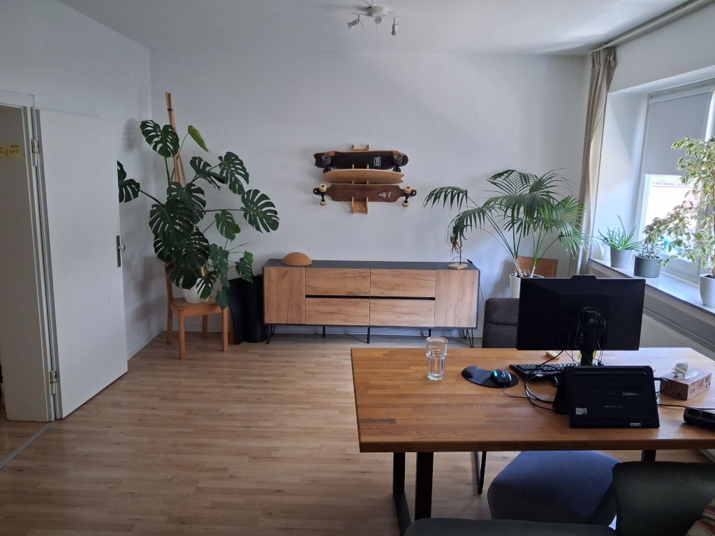 Zwischenmiete: 3-Zimmer-Traumwohnung auf Zeit in Köln (Altstadt-Nord) – Vollmöbliert – Hamburger Straße 19, 50668 Köln Altstadt-Nord – Vorschaubild 2