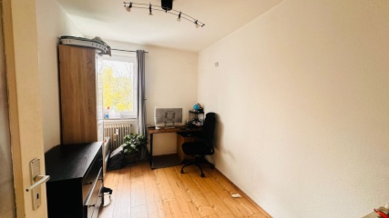 Ad image: Short-Term Sublet in Frankfurt – 2 Rooms + Balcony + Kitchen (3rd Floor) in Bockenheim, Frankfurt