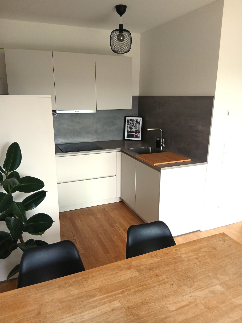 Neuwertige 2-Zimmer-Wohnung in Köln-Ehrenfeld mit Balkon | 2-3 Wochen Zwischenmiete im September 2026 | Komplett möbliert – Am Alten Gueterbahnhof, 50825 Köln Ehrenfeld – Vorschaubild 7