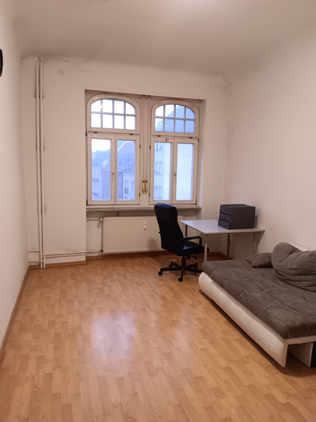 MA-NECKARSTADT - 2 Zimmer, große WG-Wohnung mit Balkon AB SOFORT! – 68169 Mannheim Neckarstadt-West – Vorschaubild 2