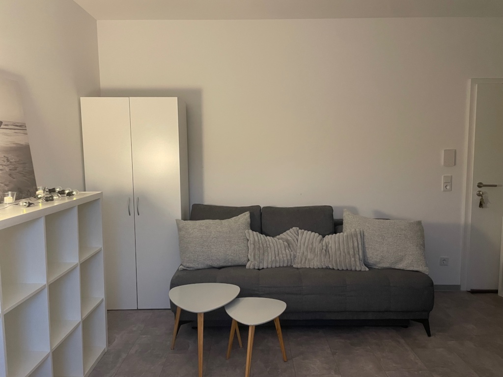 Hochwertig möblierte 1-Zimmer-Wohnung mit Einbauküche und modernem Tageslichtbad in Uninähe ab 01.09.26 zu vermieten – Theodor-Storm-Straße 20, 66125 Saarbrücken Dudweiler – Vorschaubild 4