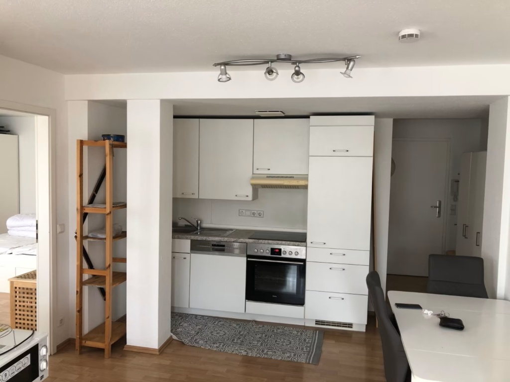 Möbliertes 2-Zimmer-Wohnung mit Balkon, ruhig und zentral. Ab Okt.2026 – Stuttgarter Straße 68, 70469 Stuttgart Feuerbach – Vorschaubild 2