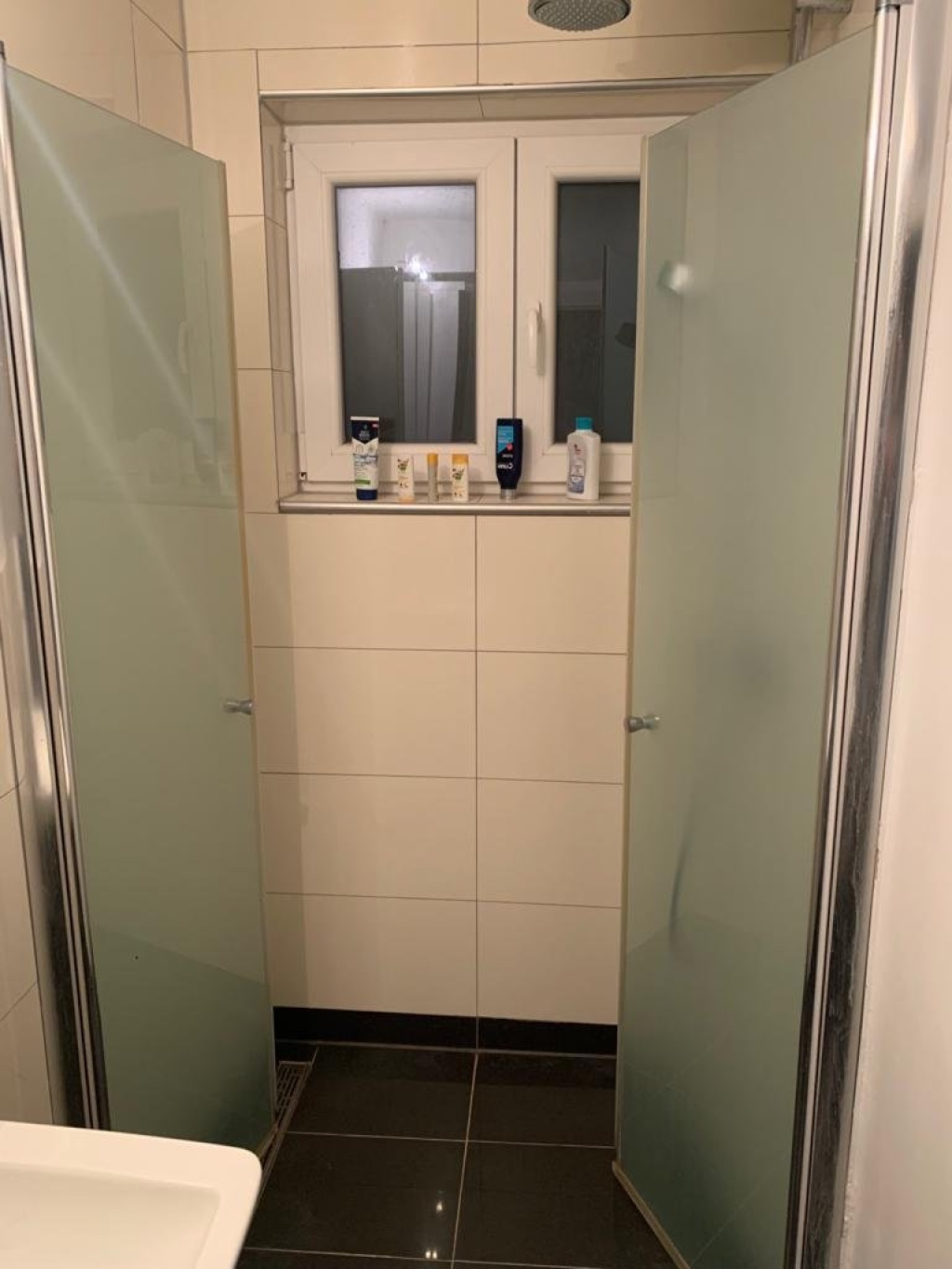 Einliegerwohnung im Praktikantenhaus in Stuttgart – Pfalzstraße 20, 70374 Stuttgart Bad Cannstatt – Vorschaubild 4