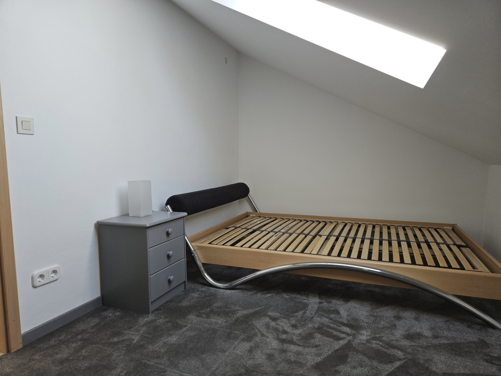 Habitación en WG Adlkofen Fichtenstr 9 - Zimmer 2 Schlafraum (jetzt mit Matratze)
