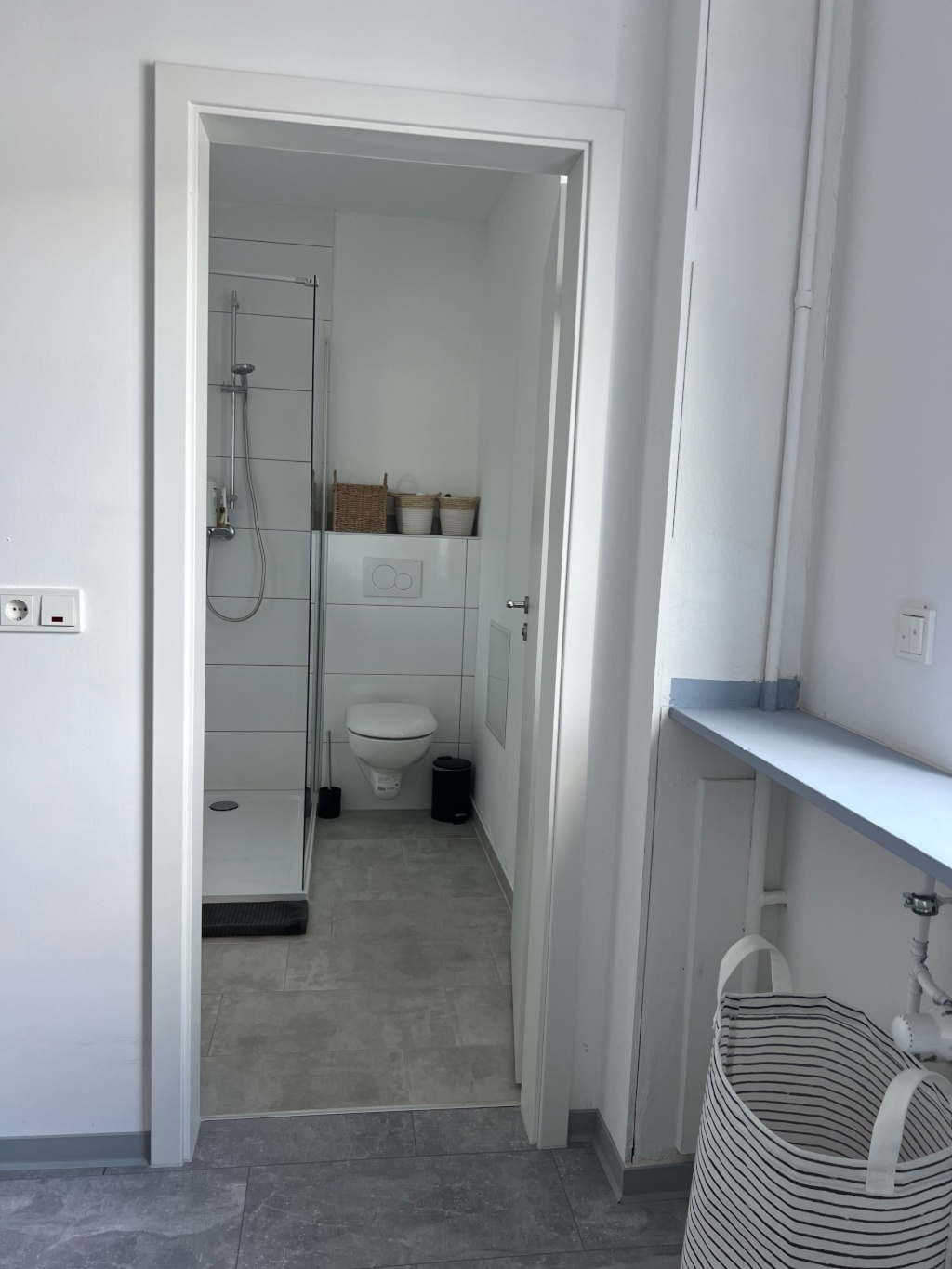 Hochwertig möblierte 1-Zimmer-Wohnung mit Einbauküche und modernem Tageslichtbad in Uninähe ab 01.09.26 zu vermieten – Theodor-Storm-Straße 20, 66125 Saarbrücken Dudweiler – Vorschaubild 8