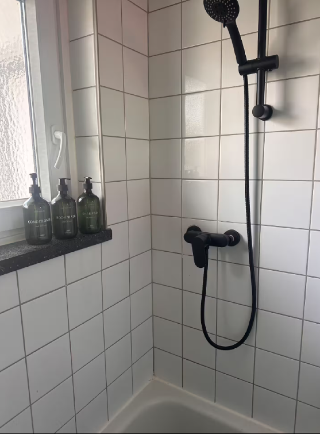 Komplett ausgestattetes Apartment Strom Internet Waschmaschine – Flensburgerstraße, 24106 Kiel Wik – Vorschaubild 4